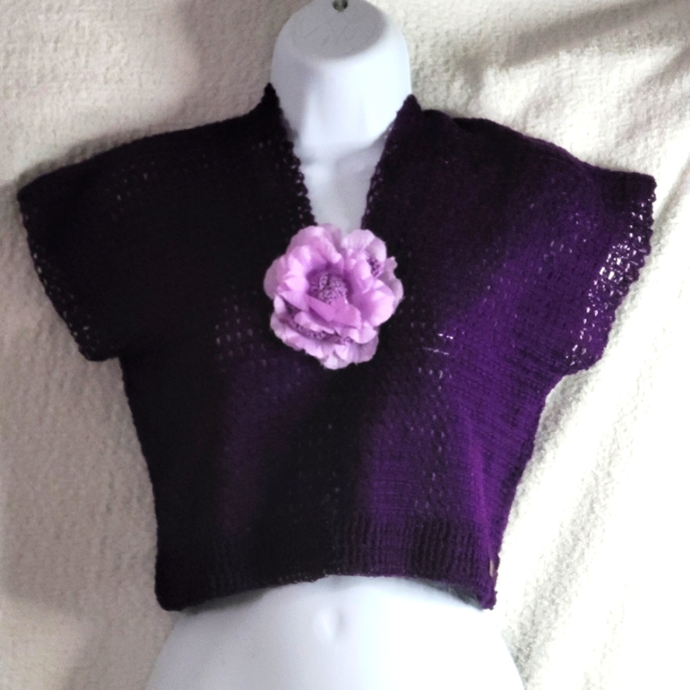Top / Hand-knitted